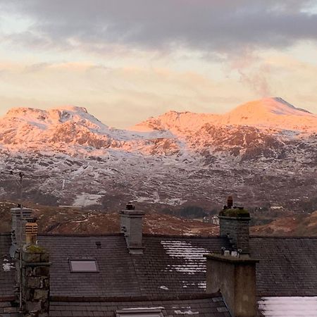 Cosy Cottage In Picturesque Snowdonia With Stunning Views Of The Moelwyn Mountains Blaenau Ffestiniog Exteriör bild